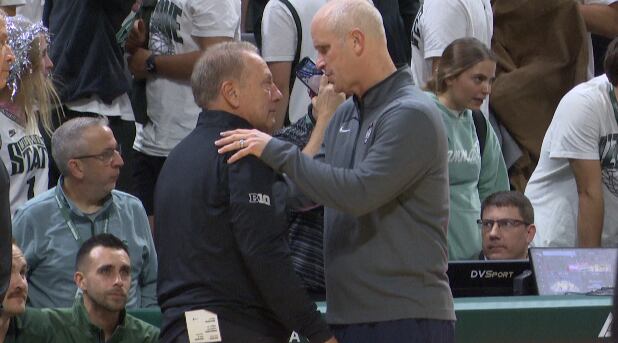 No. 4 UConn Defeats No. 6 Michigan State 78-70 in Exhibition