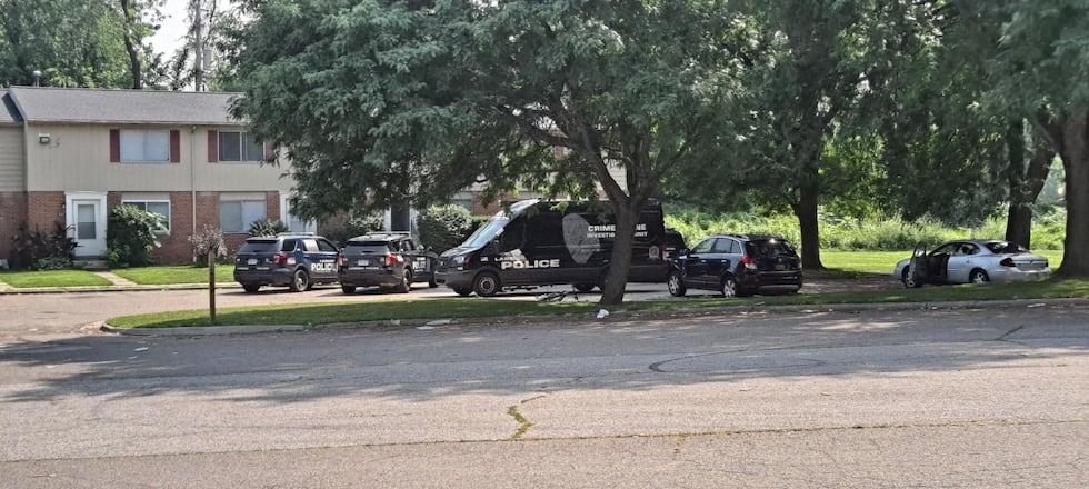 Police, crime scene investigators, spotted at Lansing apartment complex