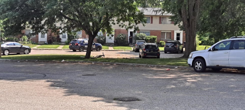 Police, crime scene investigators, spotted at Lansing apartment complex