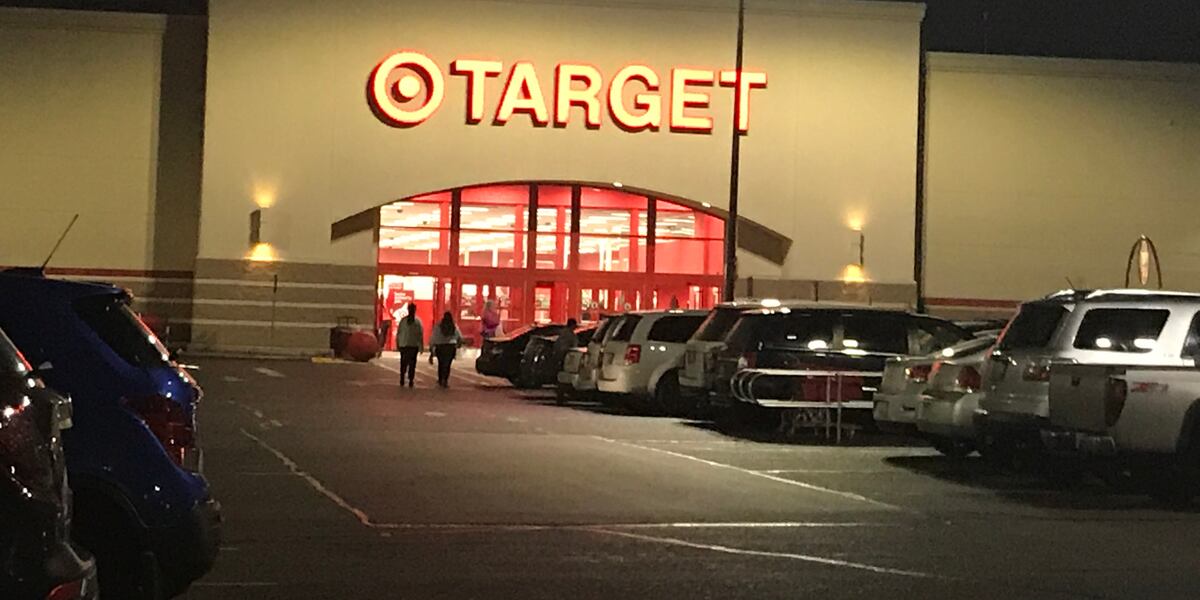 Target Tor Fitting Target reopening fitting rooms after shutting them down due to COVID-19