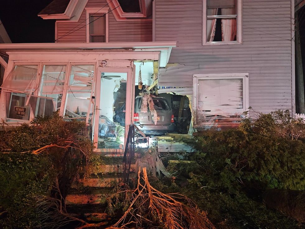 Car crashes into Battle Creek home(Battle Creek Police)