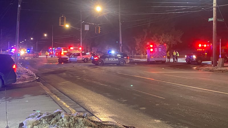 Crash shuts down part of Waverly Rd. Thursday night