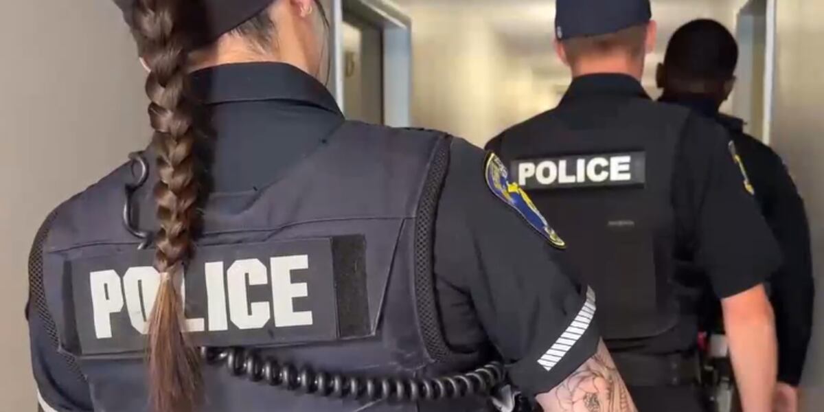 Lansing Police Department conducts warrant sweep