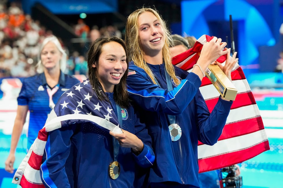 American swimmers Torri Huske, Gretchen Walsh take gold, silver in 100m