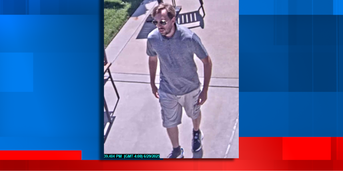 Police looking for man accused of exposing himself to preteen girls