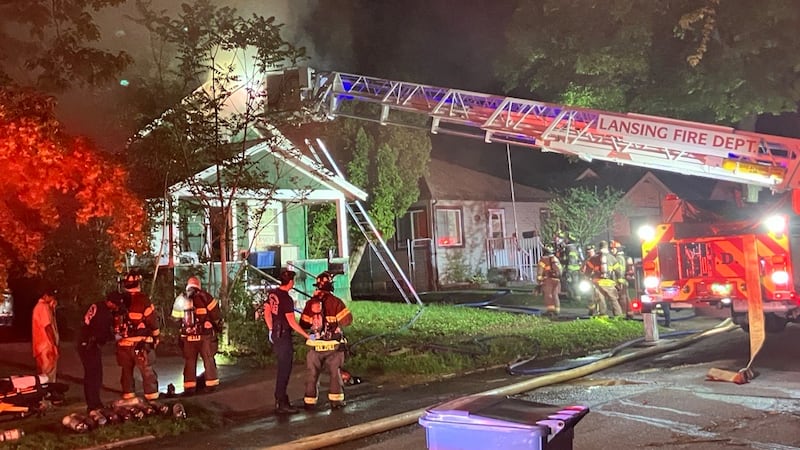 Crews respond to house fire in Lansing early Thursday