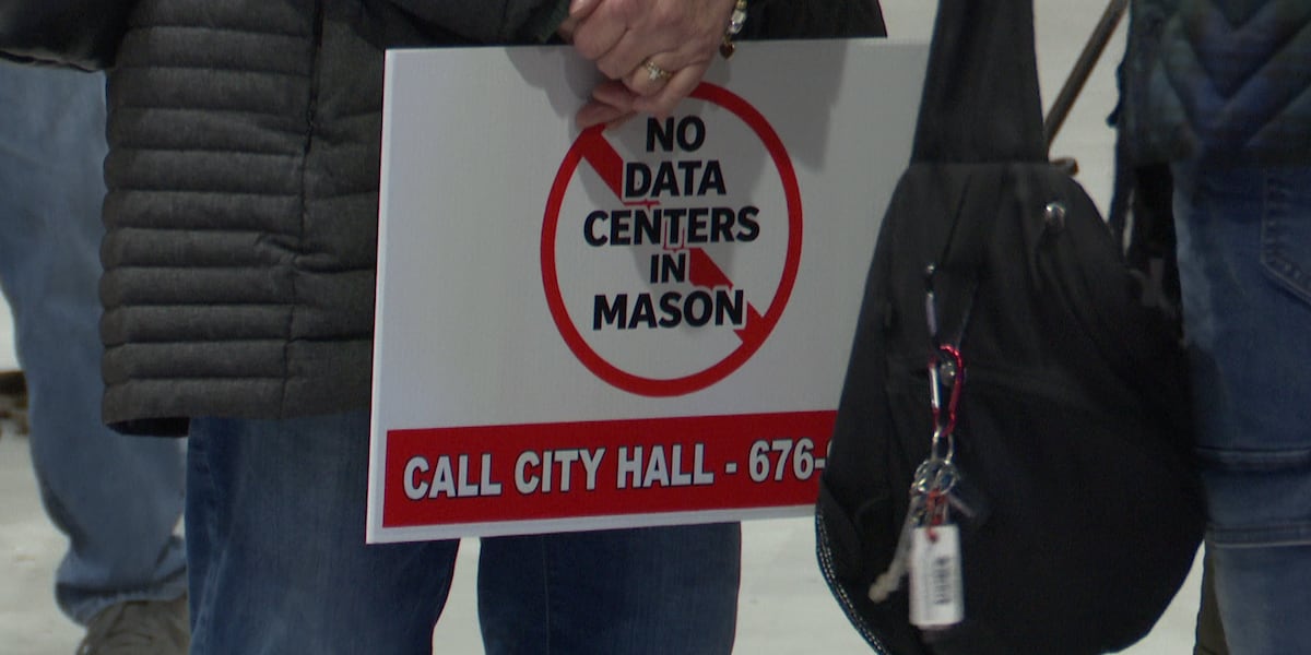 Residents hold ‘No Data Center in Mason’ protest